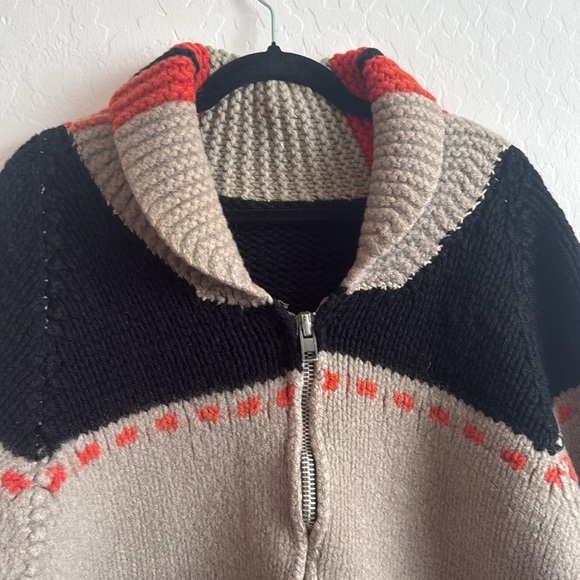 Vintage Handmade Trucker Cowichan Sweater Size Medium - Picture 5 of 17